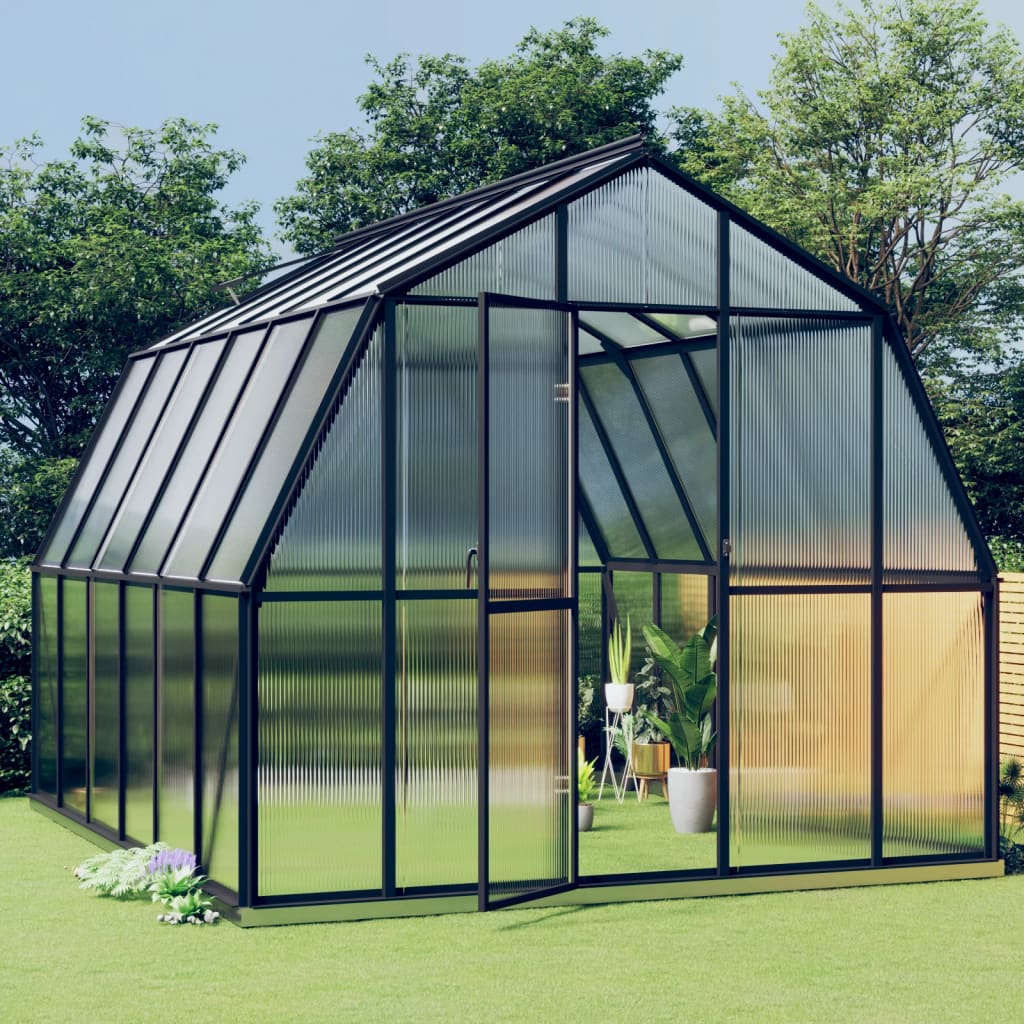 Proč si pořídit skleník právě na jaře? 🌱