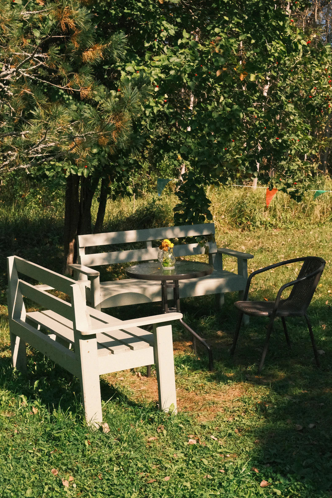 Hnědé markýzy pro příjemný stín na zahradě