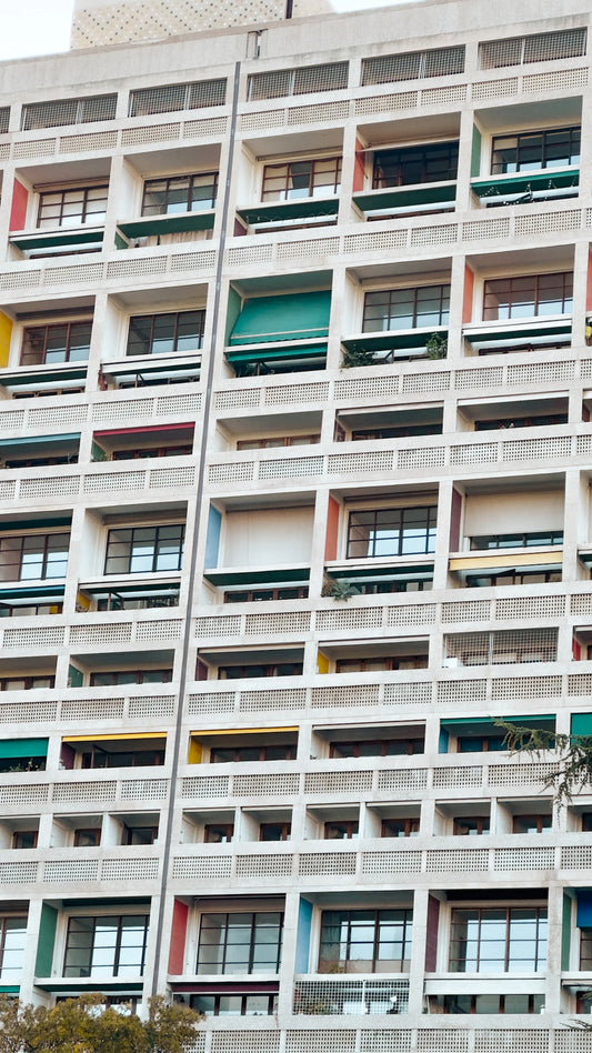 Elegantní boční markýzy pro soukromí na terase a balkoně