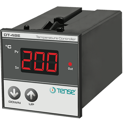 Vysoká přesnost regulátor teploty pro montáž do panelu ON - OFF až 600ºC