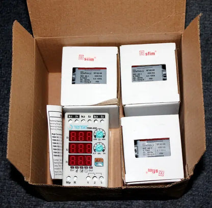 Digitální nadproudové relé s 3×3místným LED displejem TRM-300