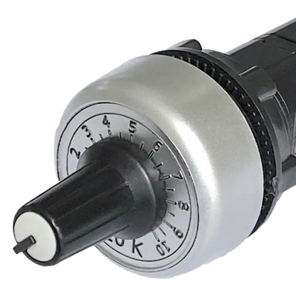 Potenciometr 10 kΩ / 5 kΩ jednootáčkový IP64 průměr zadlabačky 22 mm