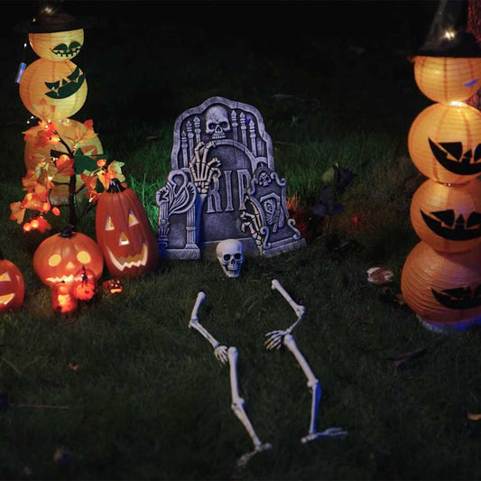 Halloweenová Kostra S Hroty Do Země Bílá 45,5 X 13 Cm