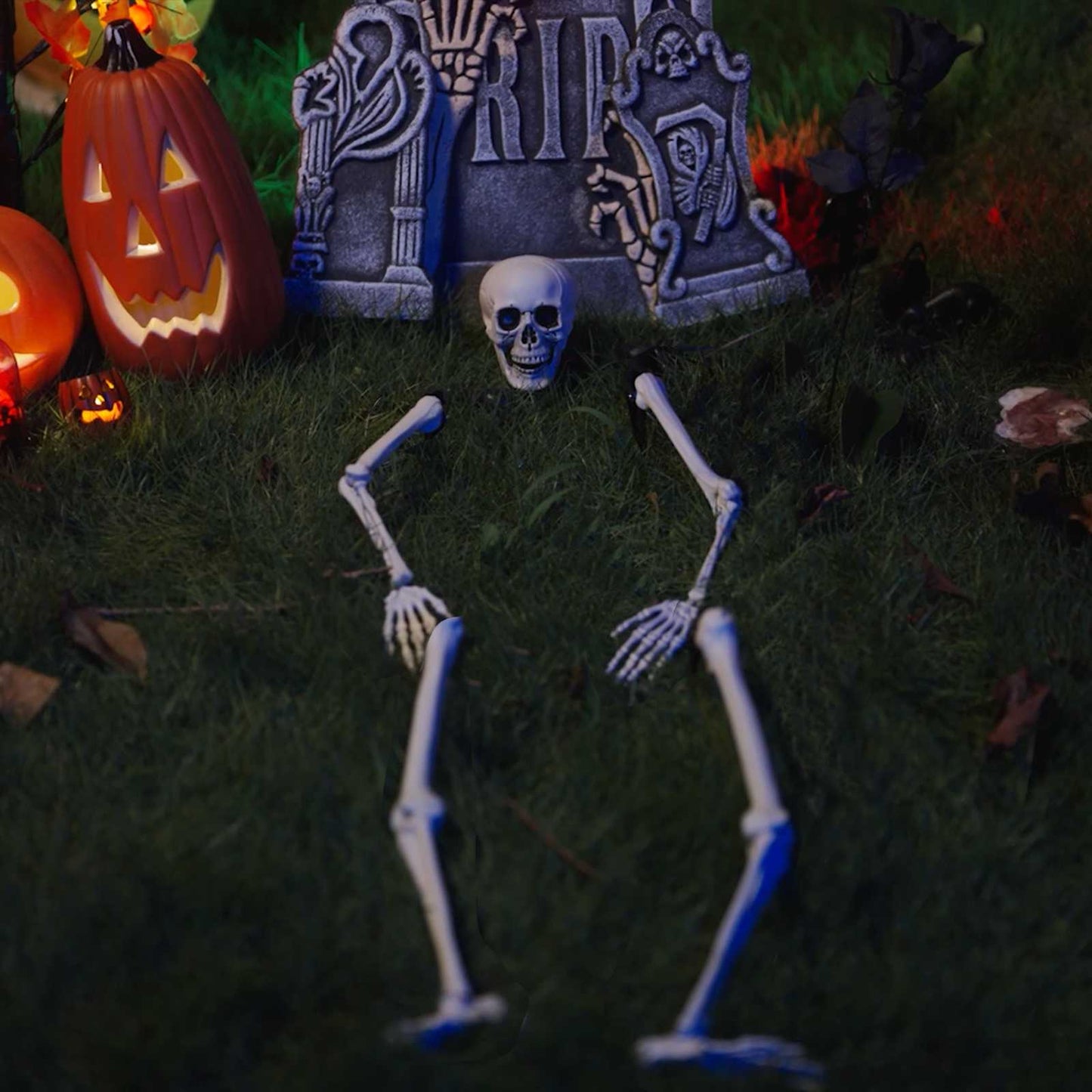 Halloweenová Kostra S Hroty Do Země Bílá 45,5 X 13 Cm