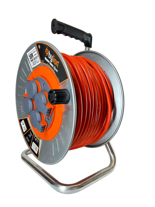 Profesionalní kovový naviják s měděným kabelem 3x2,5 mm2, IP44 s ochranou proti přetížení, proud 16 A typ Francouzský se 4 zásuvky, délka 50M, barva kabelu: oranžová