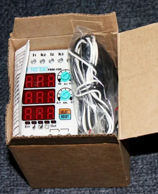 Digitální nadproudové relé s 3×3místným LED displejem TRM-100