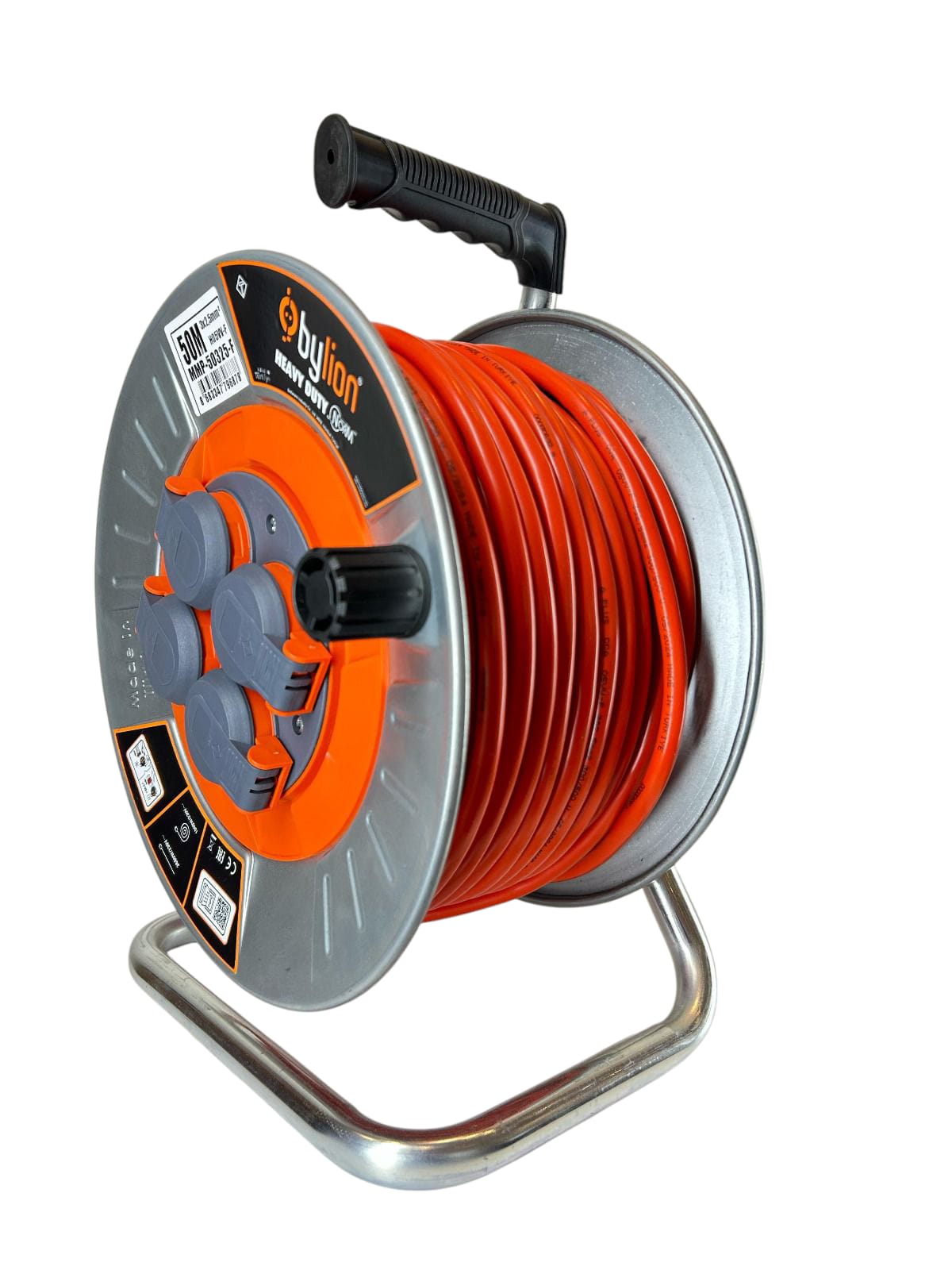 Profesionalní kovový naviják s měděným kabelem 3x2,5 mm2, IP44 s ochranou proti přetížení, proud 16 A typ Schuko se 4 zásuvky, délka 50M, barva kabelu: oranžová