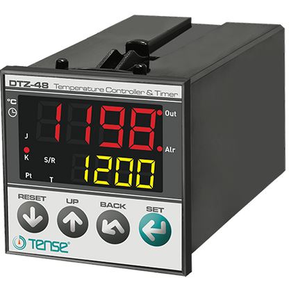 Mikroprocesorový regulátor teploty PID s časovačem pro montáž do panelu 1750°C