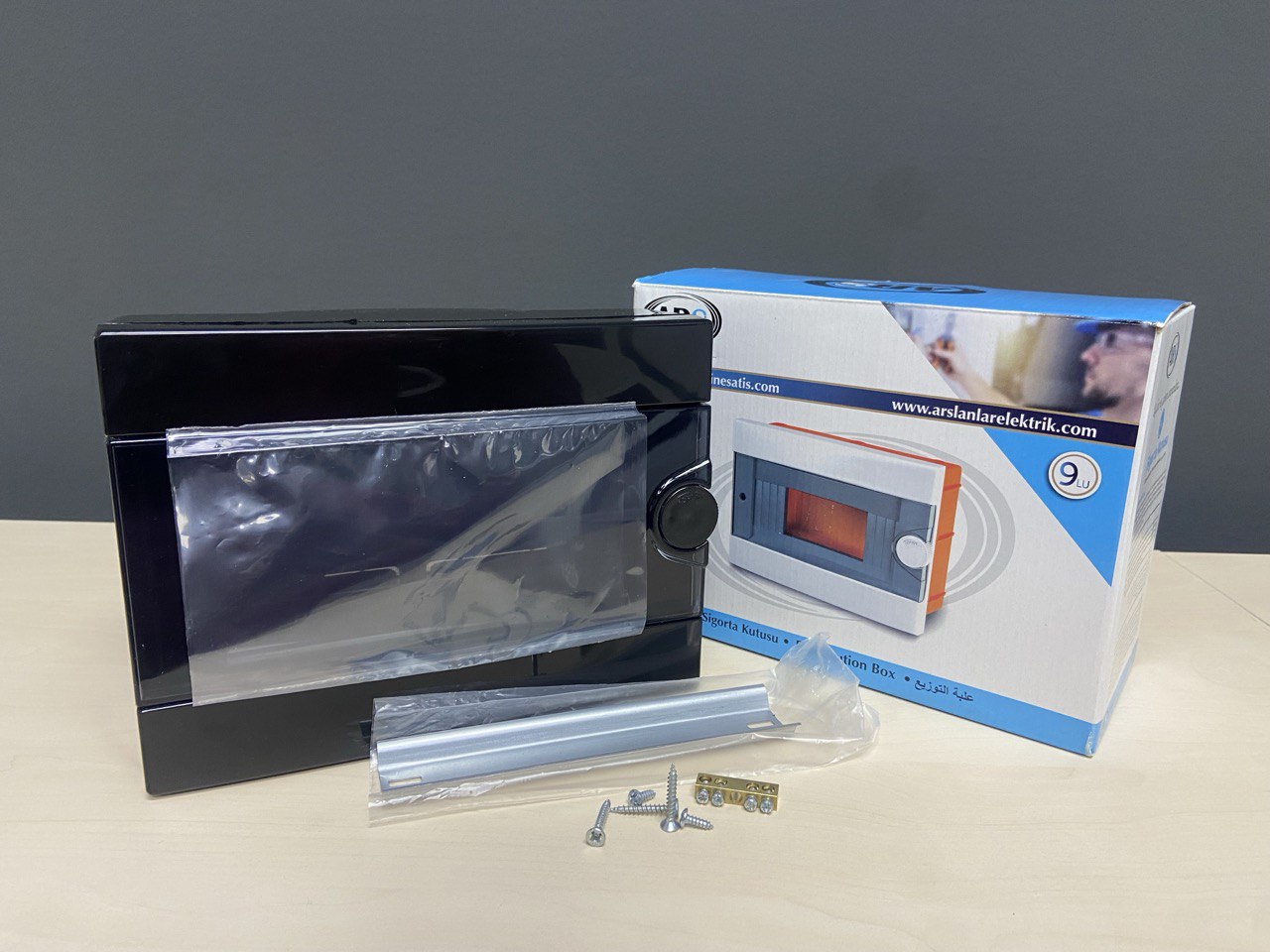 ARS Modulární rozváděč 12 MOD (12 pojistek), rozvodná skříň pod omítku plastová, průhledná dvířka IP40, 342596